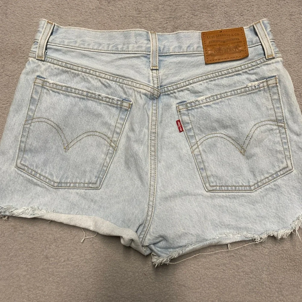 Levis‎ Premium Wedgie Shorts Womens 29 Raw Hem Button High Rise Cut Off